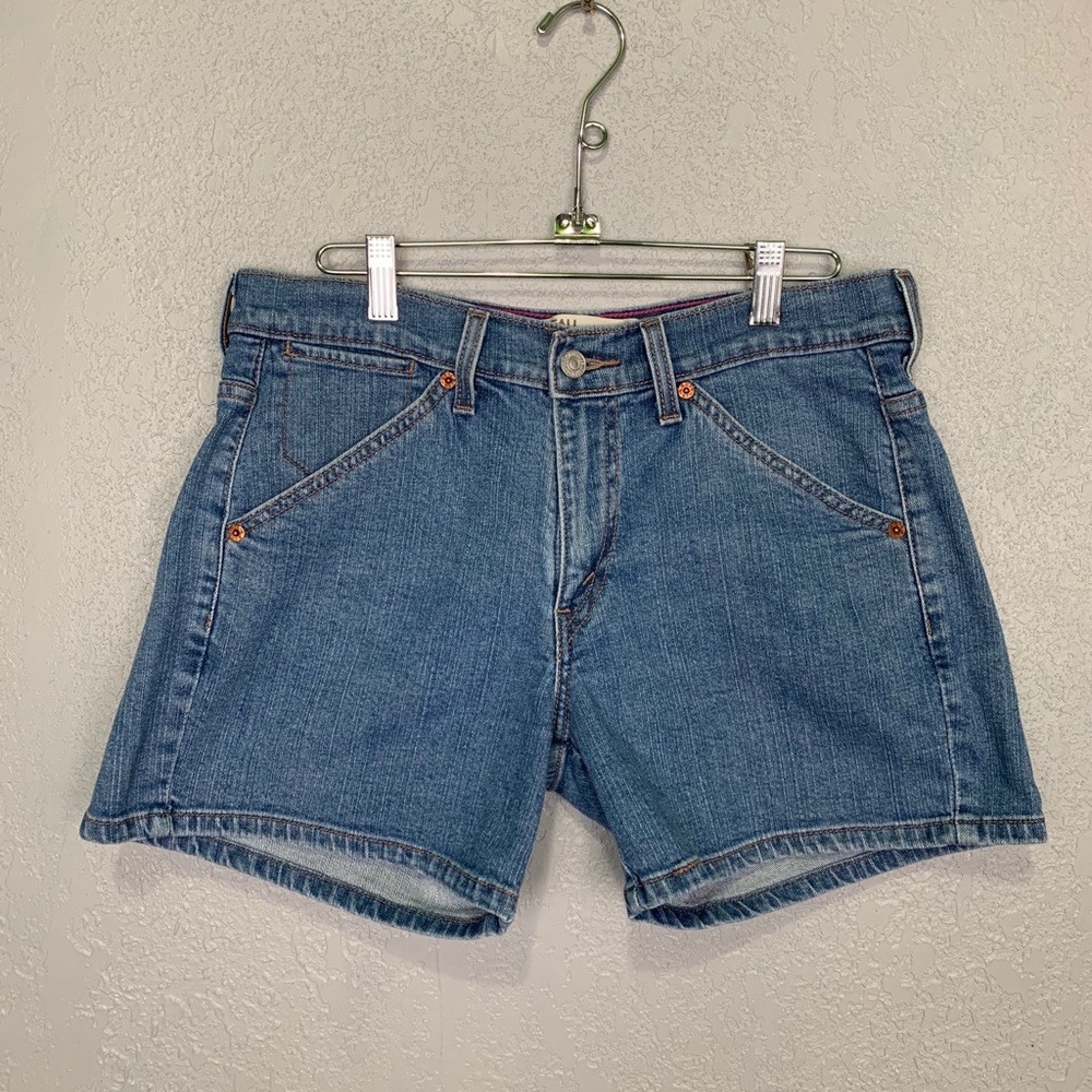 Levi’s Mid rise  Nouveau 515 Jean shorts